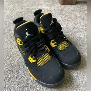 Kids Jordan 4s - retro thunder 2023s